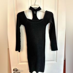 Sexy black sweater dress w/ 3/4 sleeve and choker